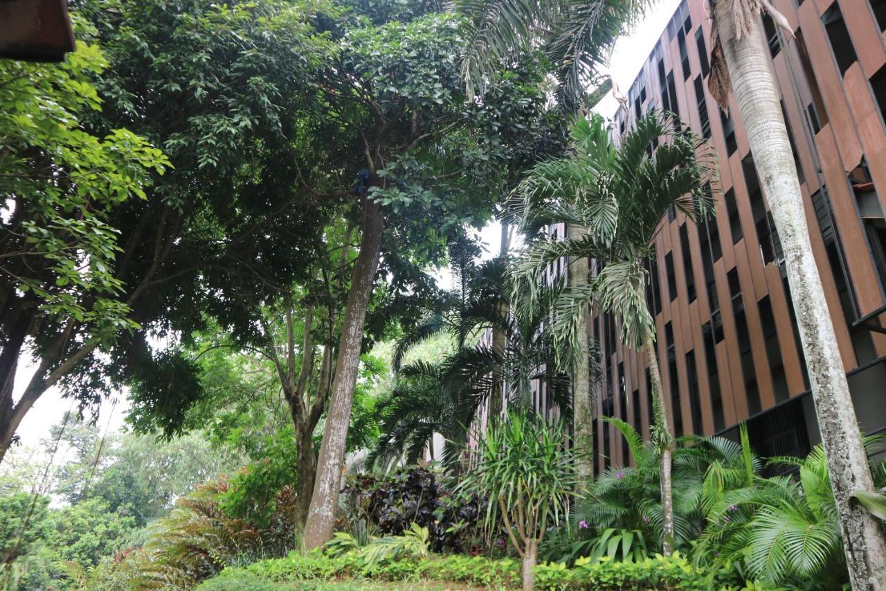 Amanuba Hotel & Resort Rancamaya Bogor Kültér fotó