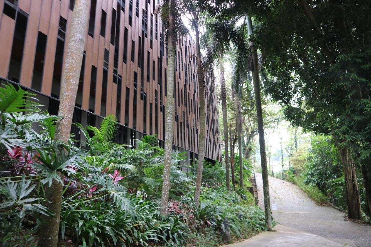 Amanuba Hotel & Resort Rancamaya Bogor Kültér fotó