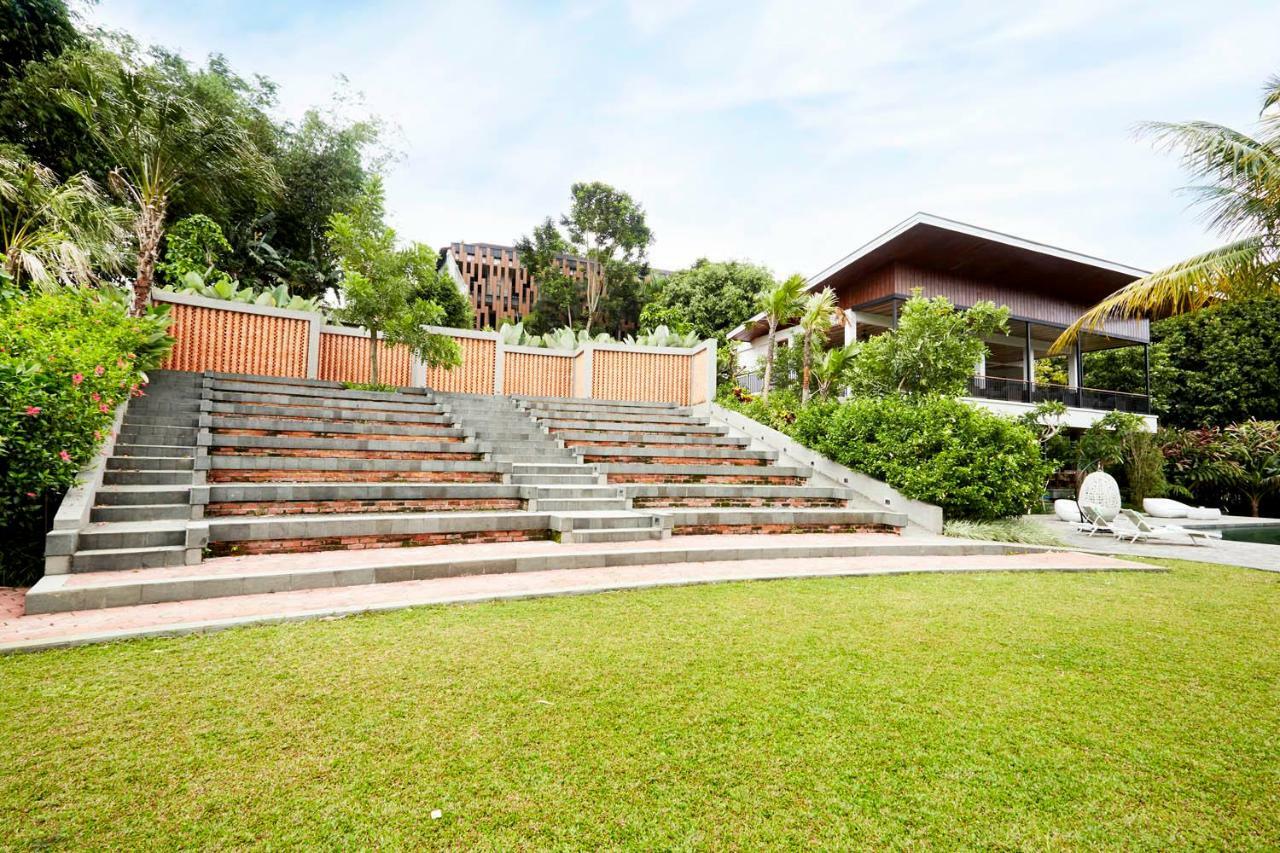Amanuba Hotel & Resort Rancamaya Bogor Kültér fotó